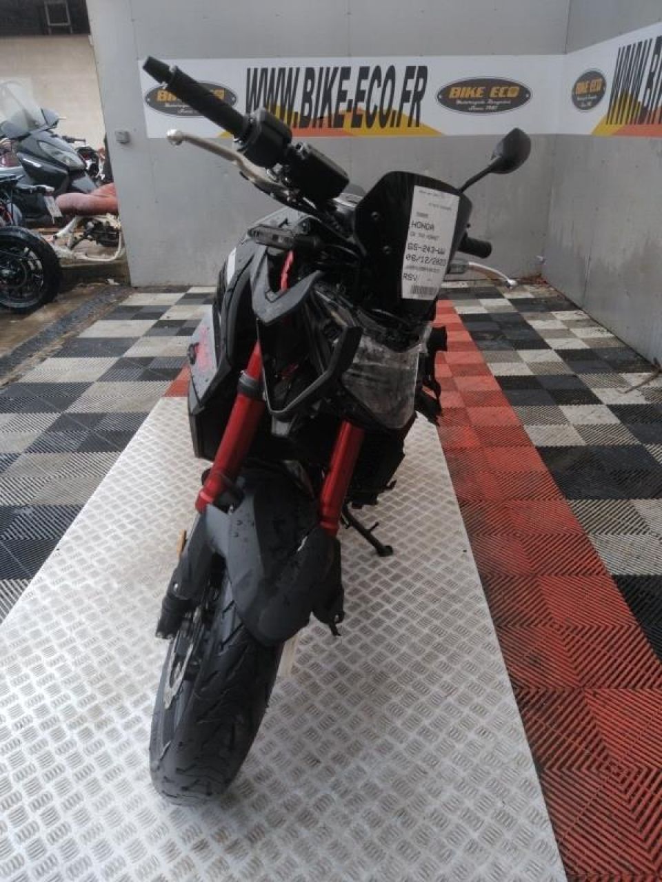 HONDA CB 750 HORNET 4