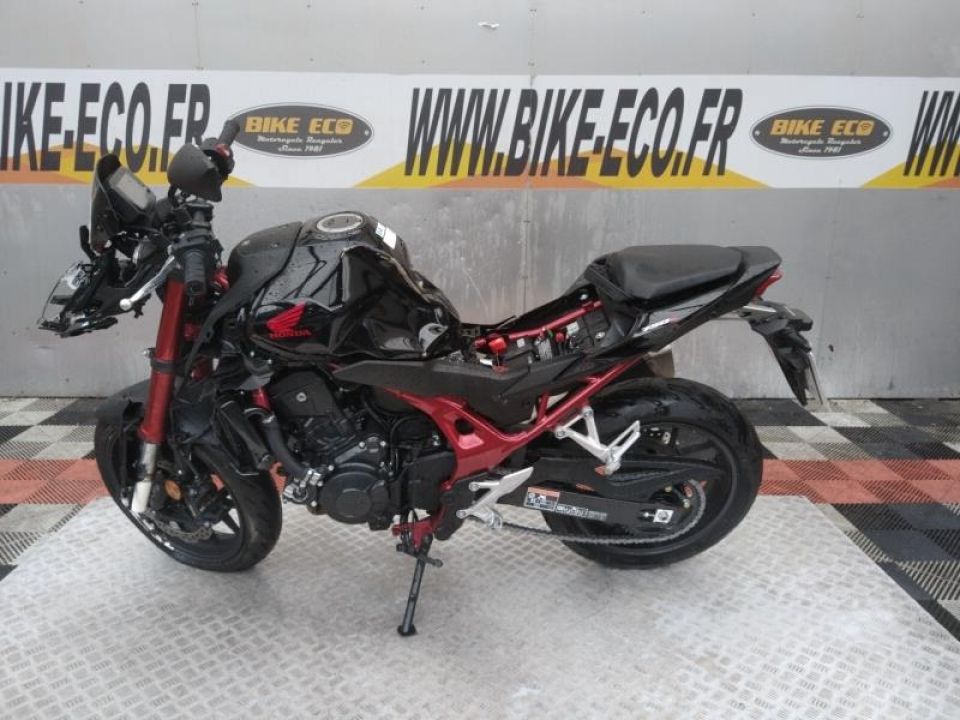 HONDA CB 750 HORNET 4