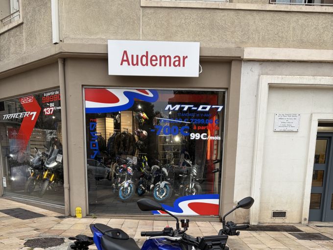 YAMAHA MT-09  Y-AMT 4