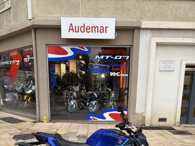 YAMAHA MT-09  Y-AMT 4