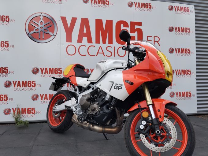 YAMAHA XSR 900 GP 4