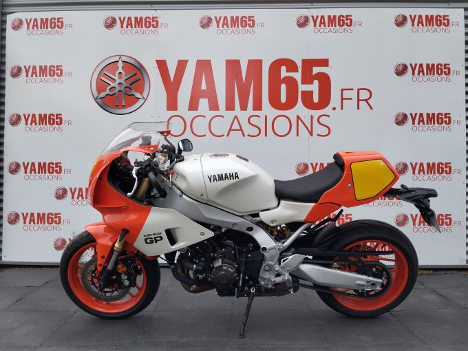 YAMAHA XSR 900 GP 4