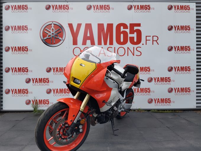 YAMAHA XSR 900 GP 4
