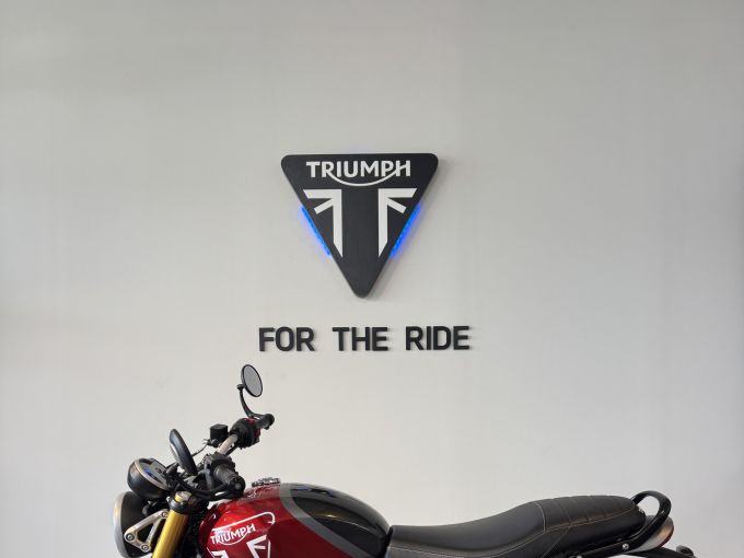 TRIUMPH SPEED 400 4