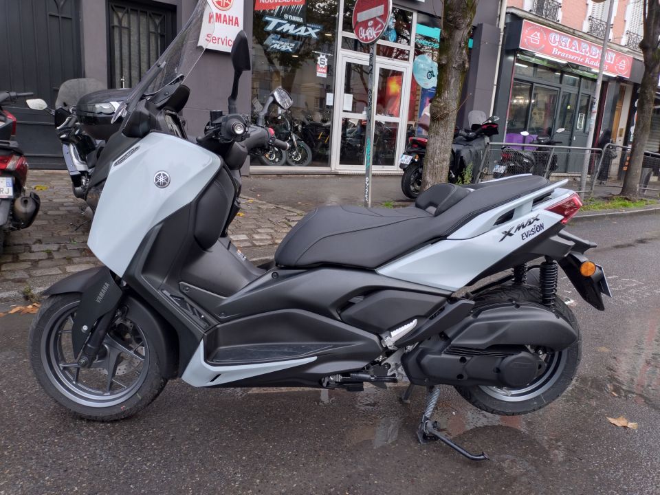 YAMAHA X-MAX 125 TECH MAX 4