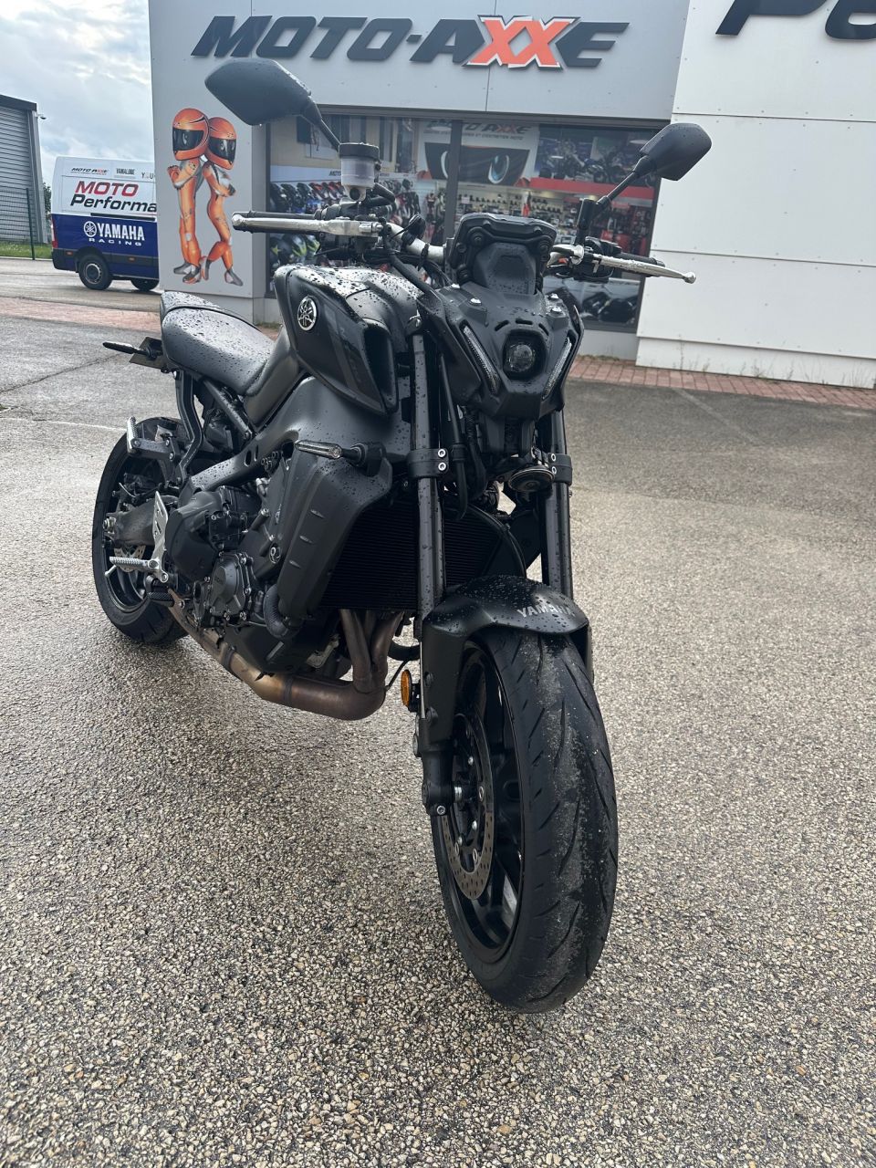 YAMAHA MT-09 4
