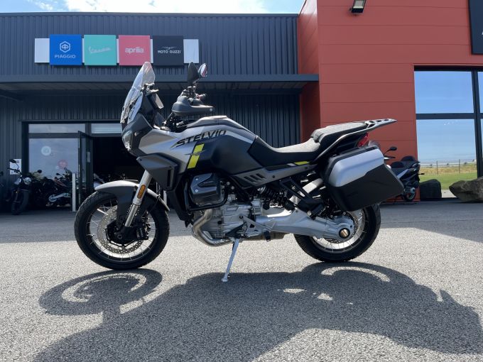 MOTO GUZZI STELVIO 4