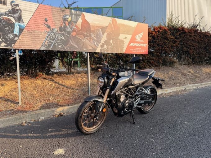 HONDA CB125R 4