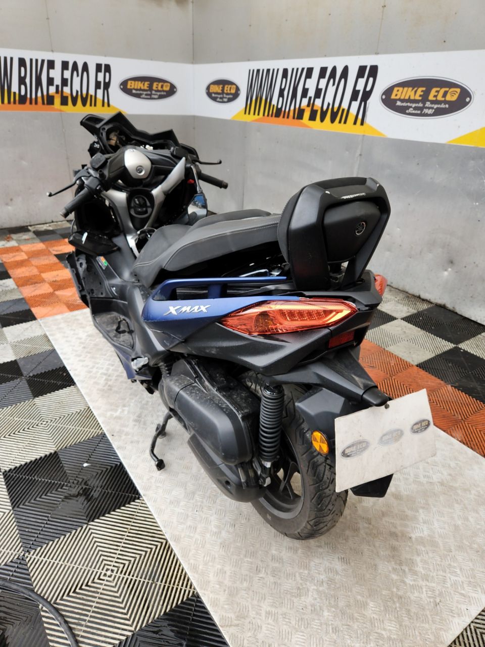 YAMAHA X-MAX 125 4