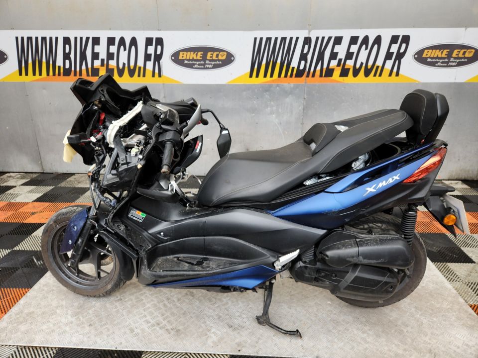 YAMAHA X-MAX 125 4