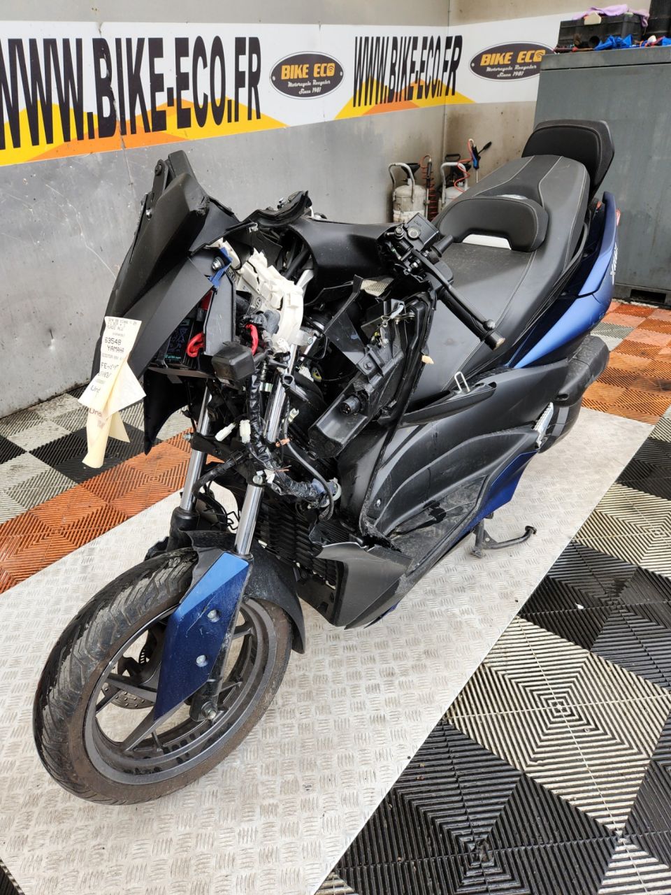 YAMAHA X-MAX 125 4