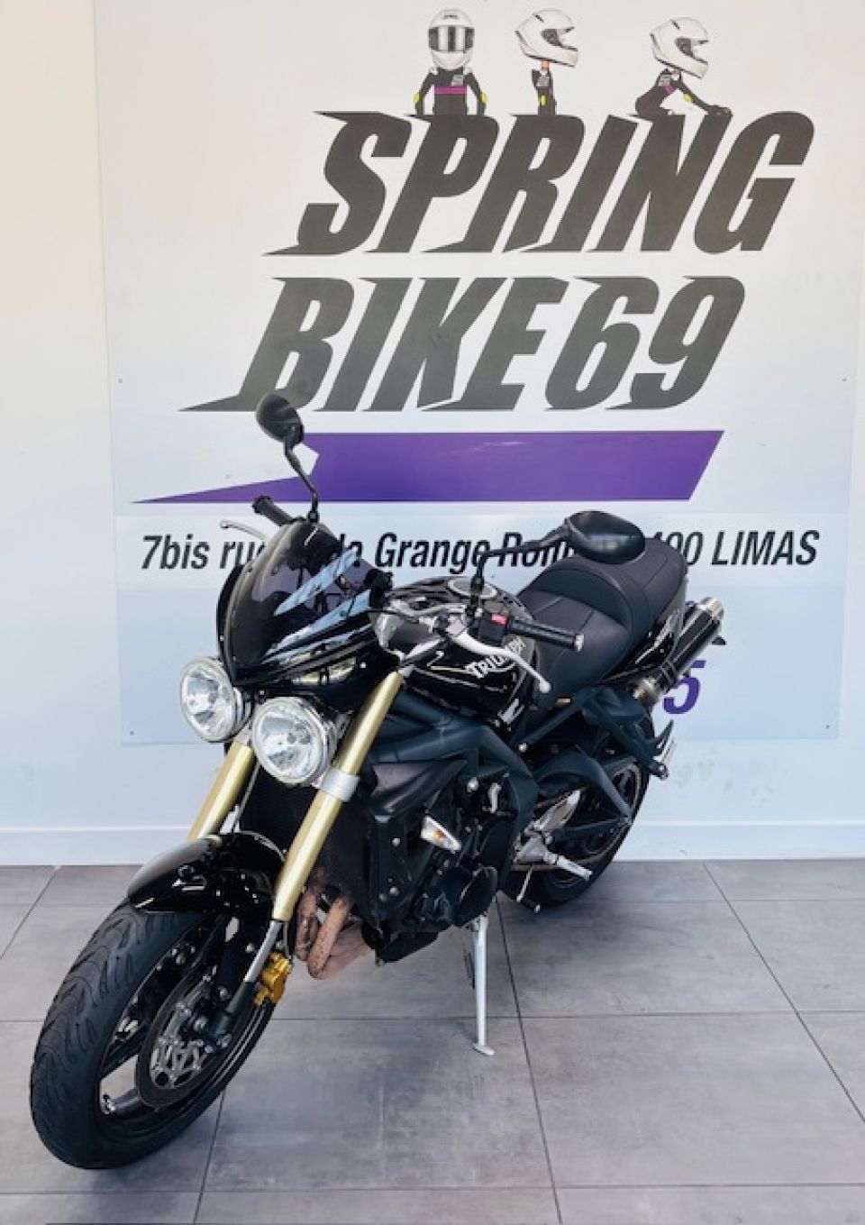TRIUMPH STREET TRIPLE 675 4
