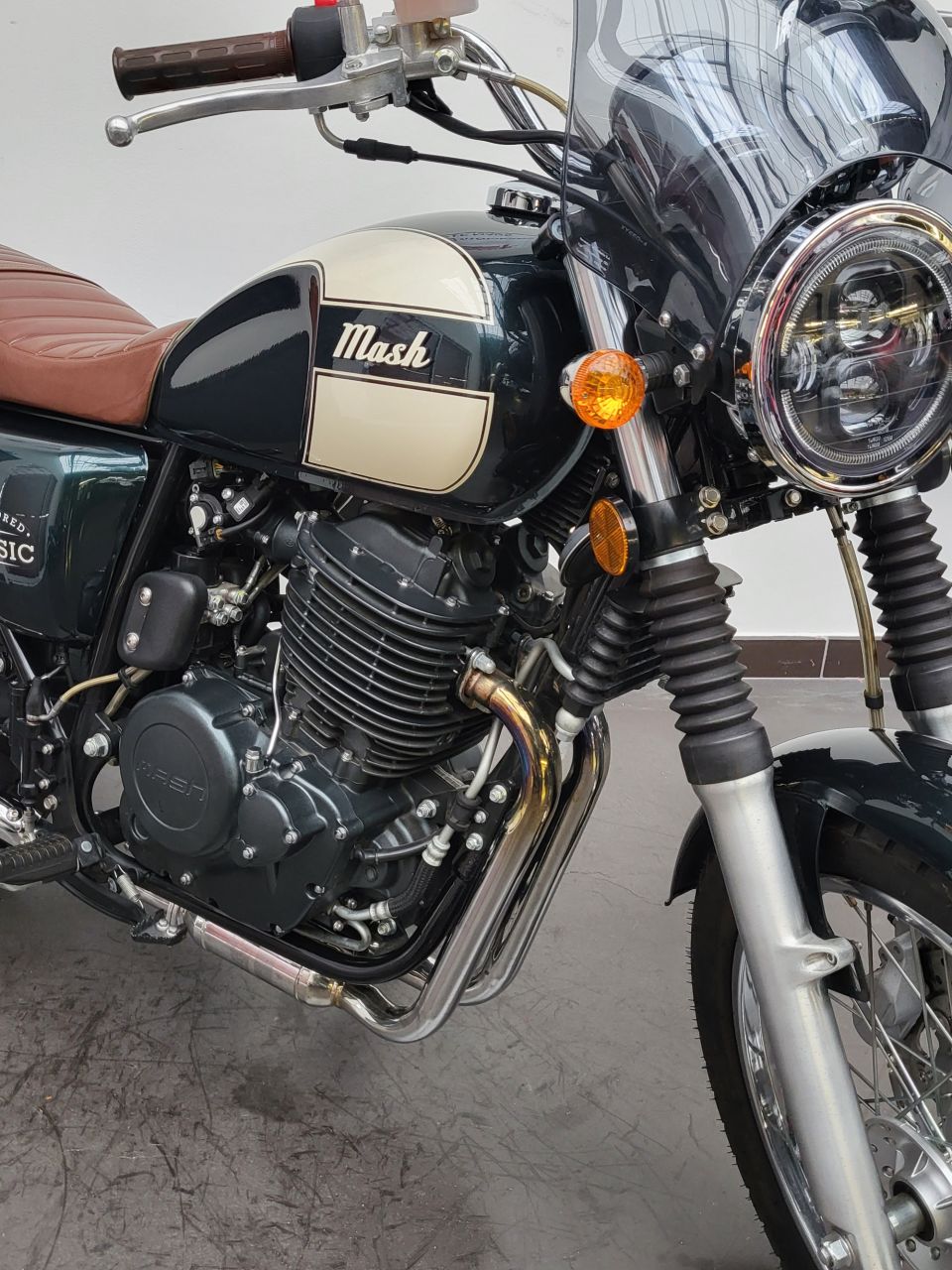 MASH 650 SIX HUNDRED 4