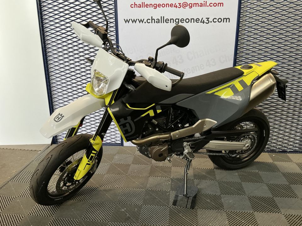 HUSQVARNA 701 SUPERMOTO 4