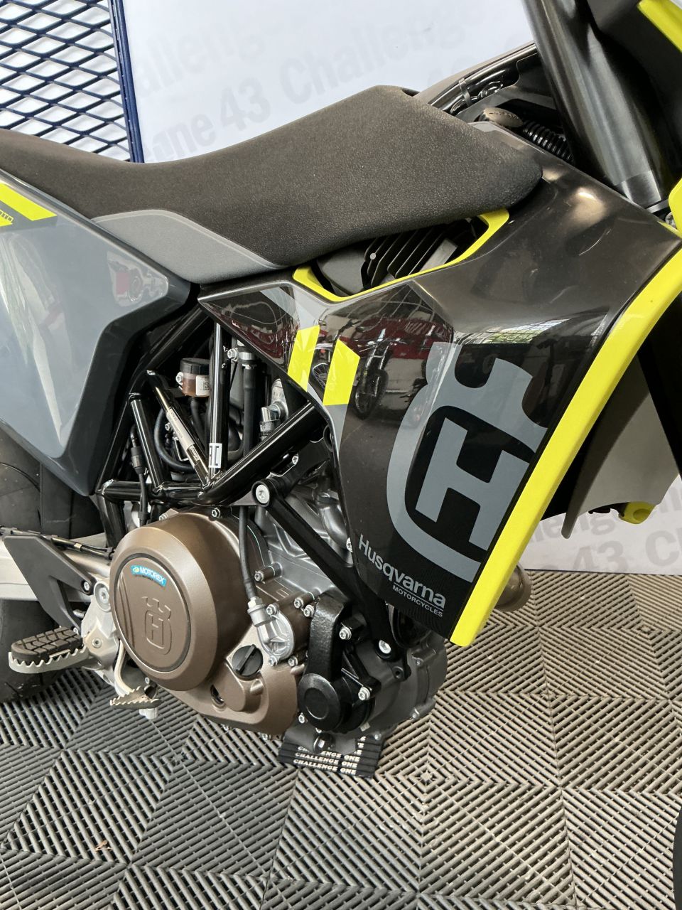 HUSQVARNA 701 SUPERMOTO 4