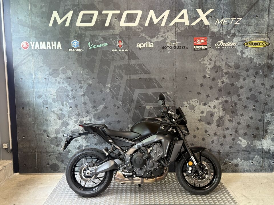 YAMAHA MT-09  Y-AMT 4