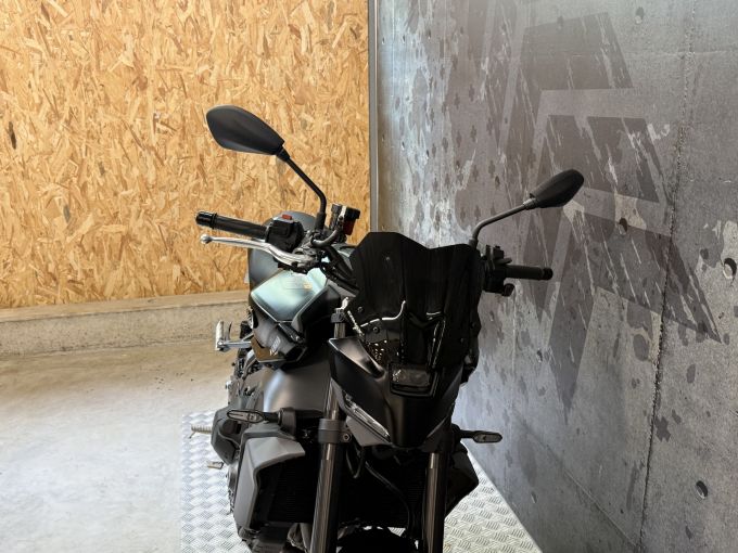 YAMAHA MT-09  Y-AMT 4