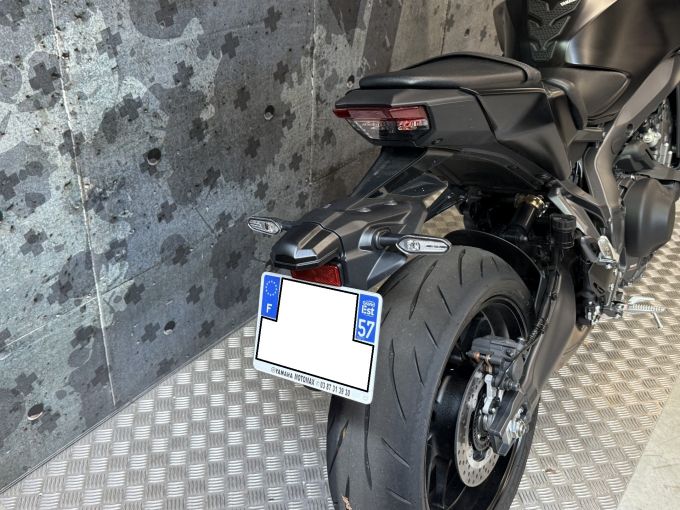 YAMAHA MT-09  Y-AMT 4