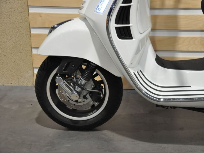 PIAGGIO VESPA 125 GTS 4