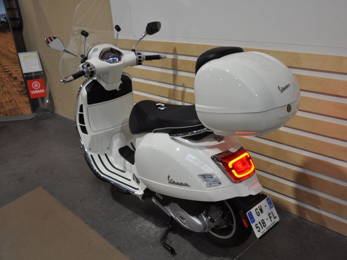 PIAGGIO VESPA 125 GTS 4