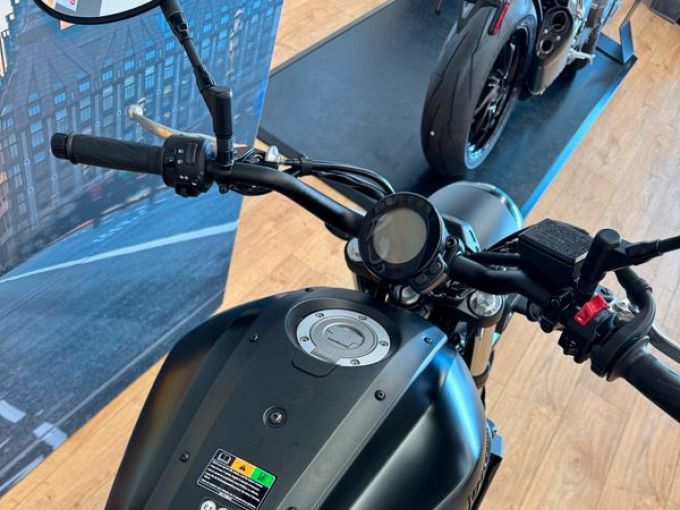 YAMAHA XSR 700 4