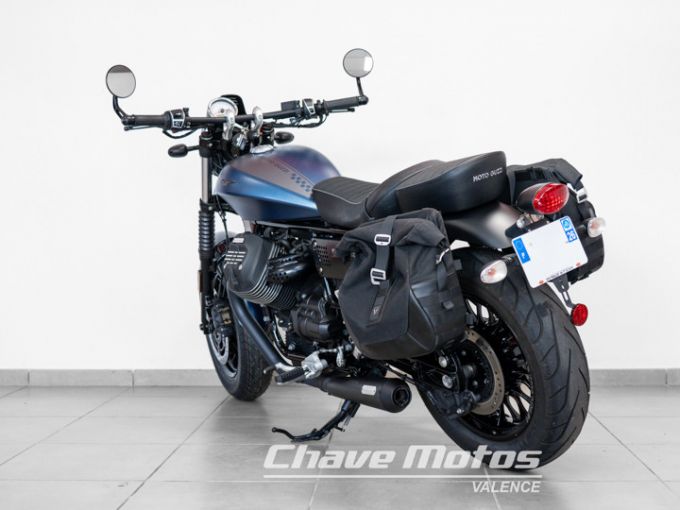 MOTO GUZZI V9 Bobber 850 4
