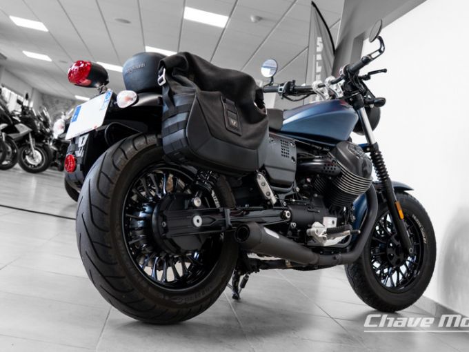 MOTO GUZZI V9 Bobber 850 4