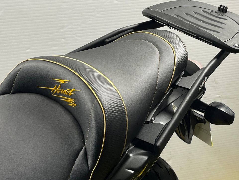 HONDA CB 600 F HORNET 4