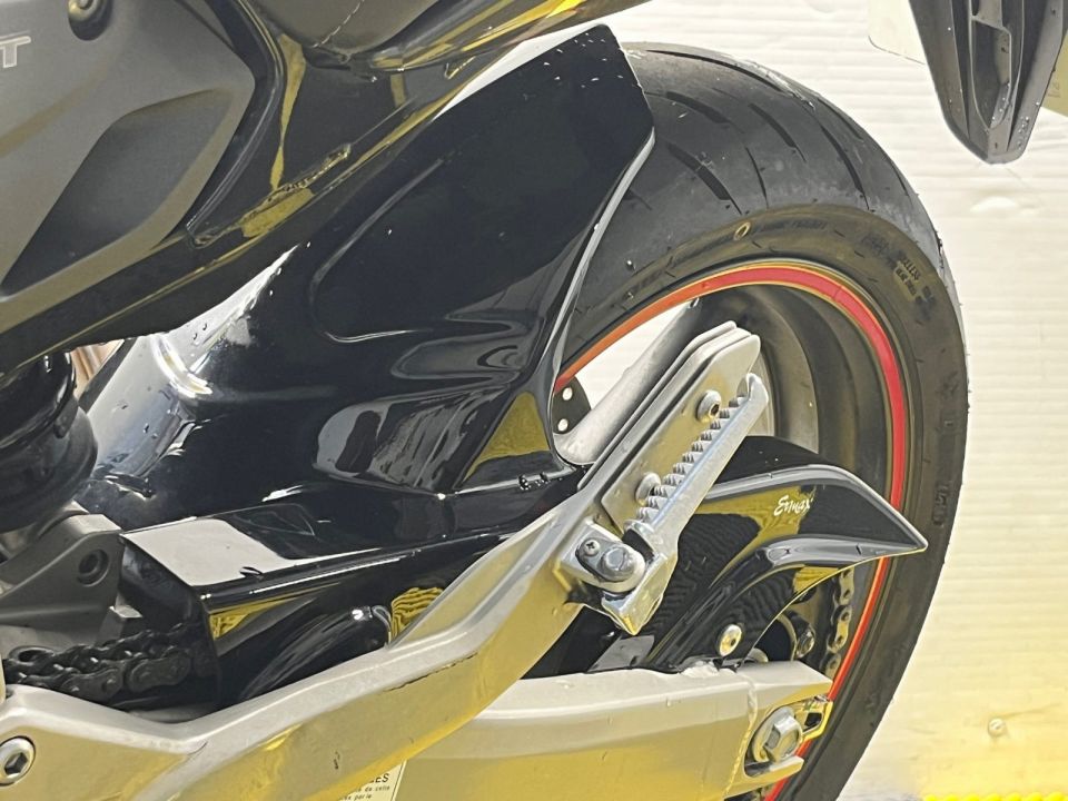 HONDA CB 600 F HORNET 4