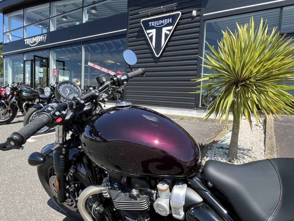 TRIUMPH Bonneville Bobber 1200 4