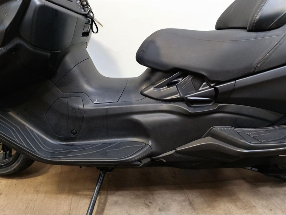 SUZUKI BURGMAN 650 4