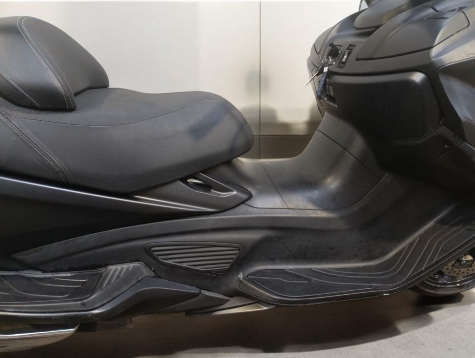 SUZUKI BURGMAN 650 4