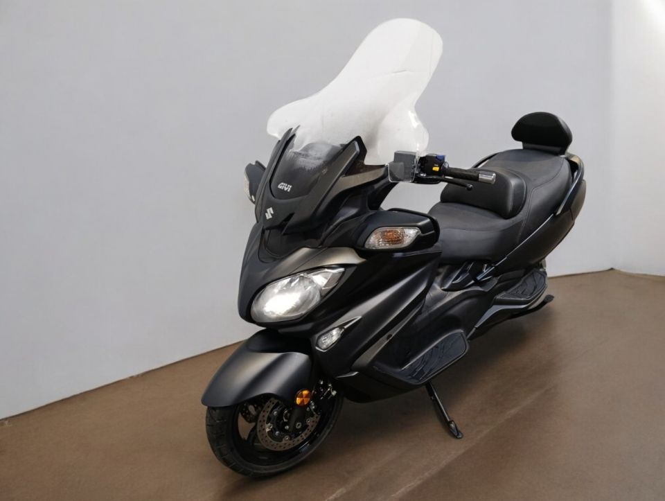 SUZUKI BURGMAN 650 4