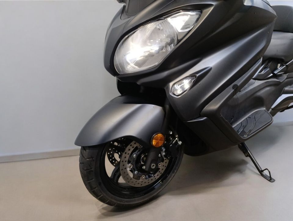 SUZUKI BURGMAN 650 4