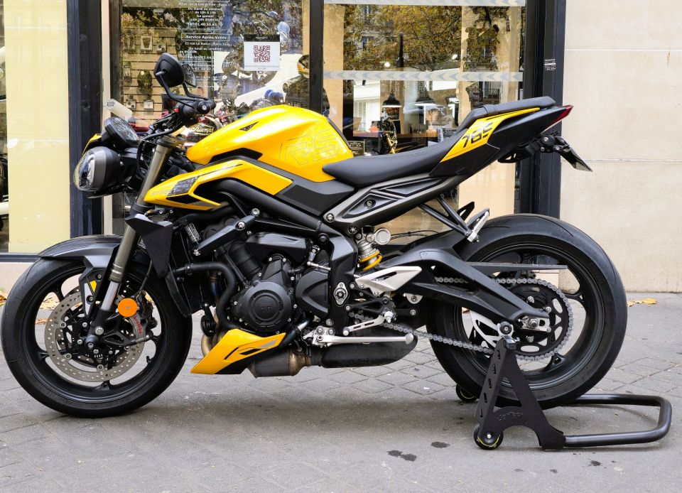 TRIUMPH STREET TRIPLE 765 RS 4