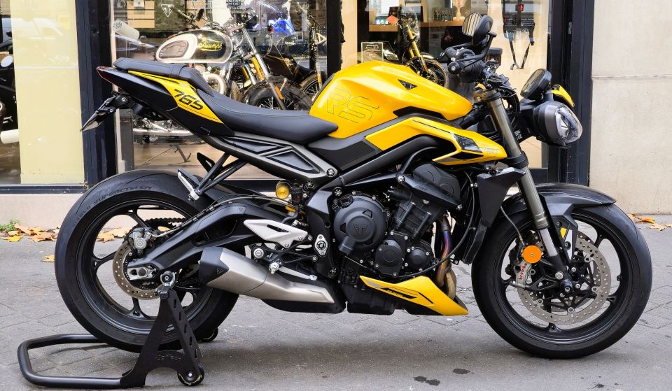 TRIUMPH STREET TRIPLE 765 RS 4