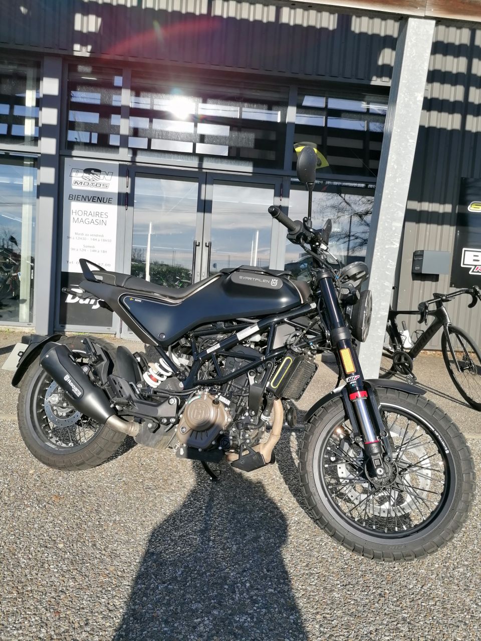 HUSQVARNA SVARTPILEN 125 ABS 4