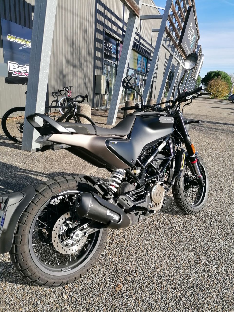 HUSQVARNA SVARTPILEN 125 ABS 4