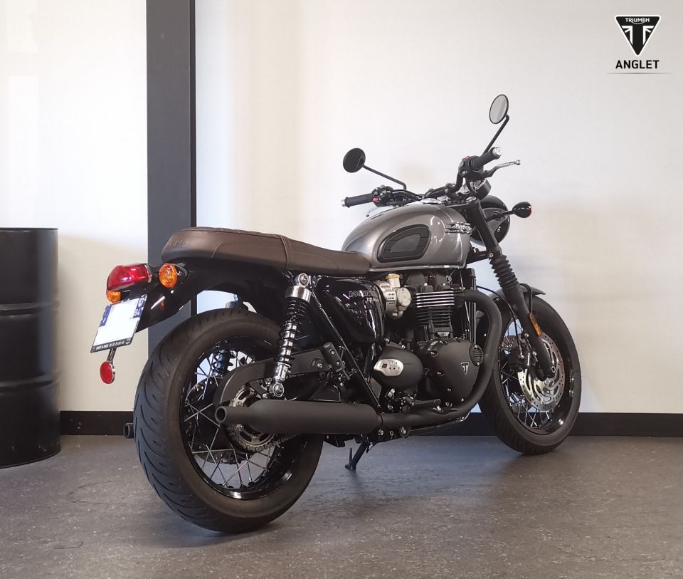 TRIUMPH Bonneville T120 Black 4