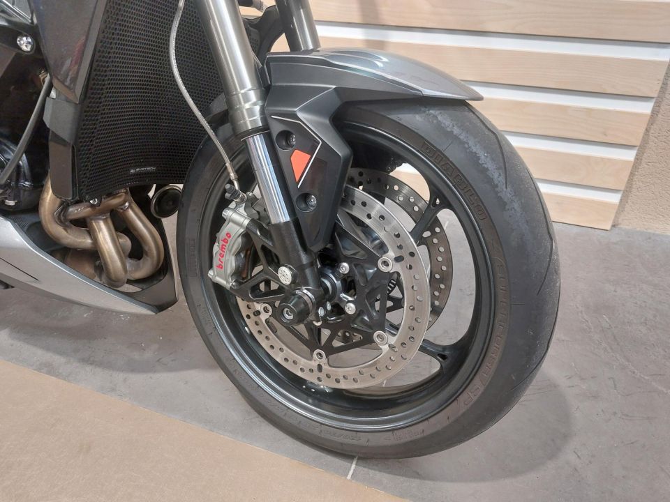 TRIUMPH STREET TRIPLE 765 RS 4