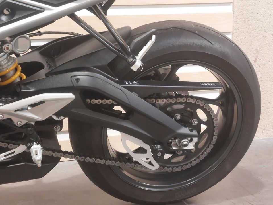 TRIUMPH STREET TRIPLE 765 RS 4