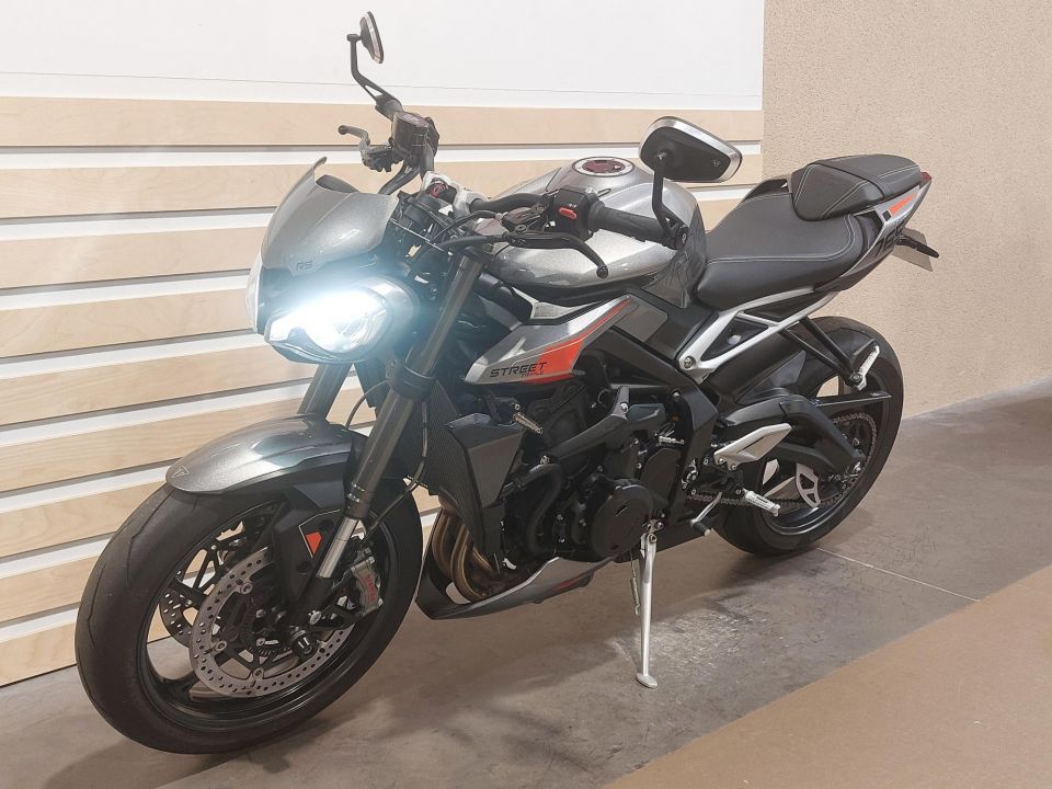 TRIUMPH STREET TRIPLE 765 RS 4