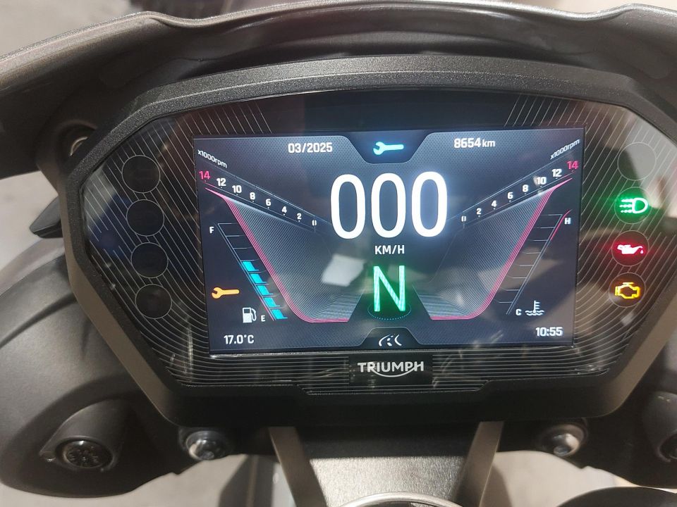 TRIUMPH STREET TRIPLE 765 RS 4