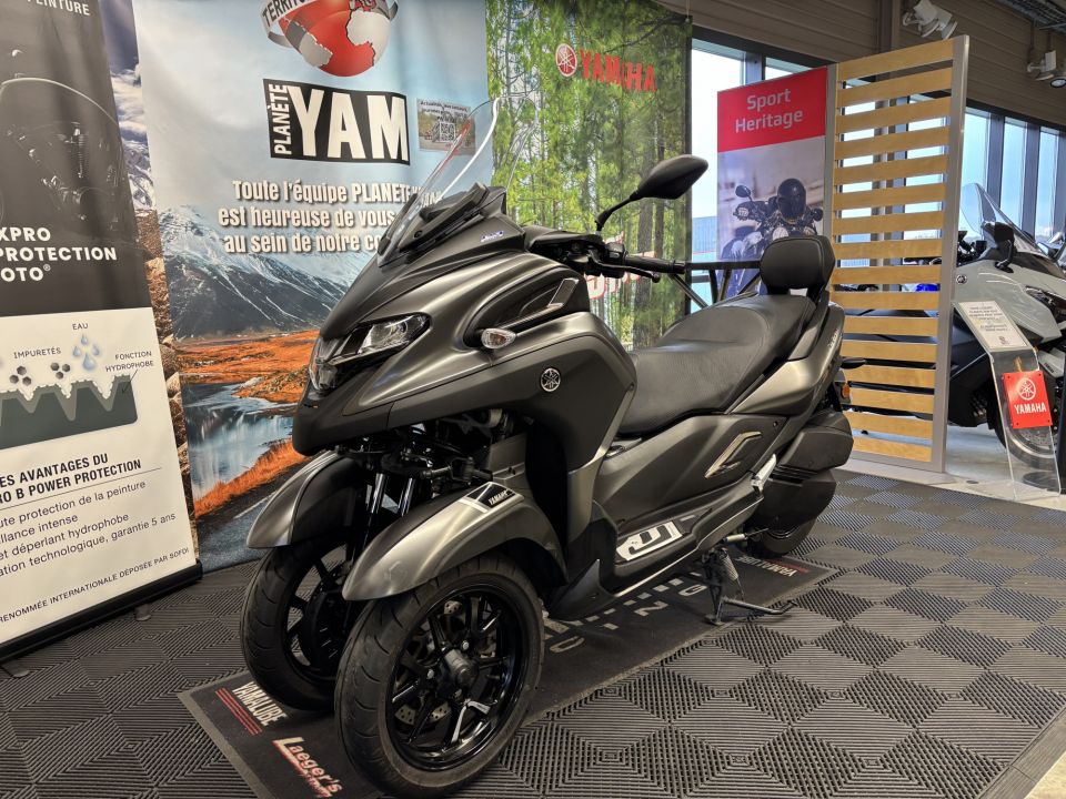 YAMAHA TRICITY 300 4