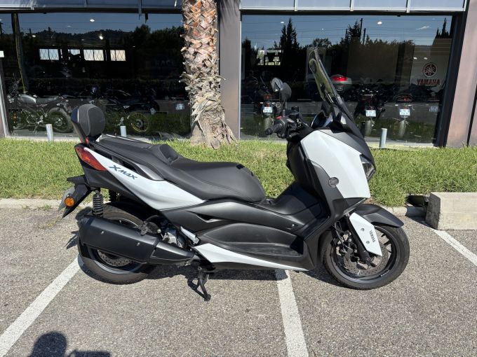 YAMAHA XMAX 300 4
