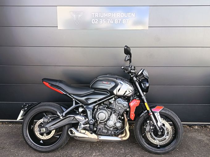 TRIUMPH TRIDENT 660 4