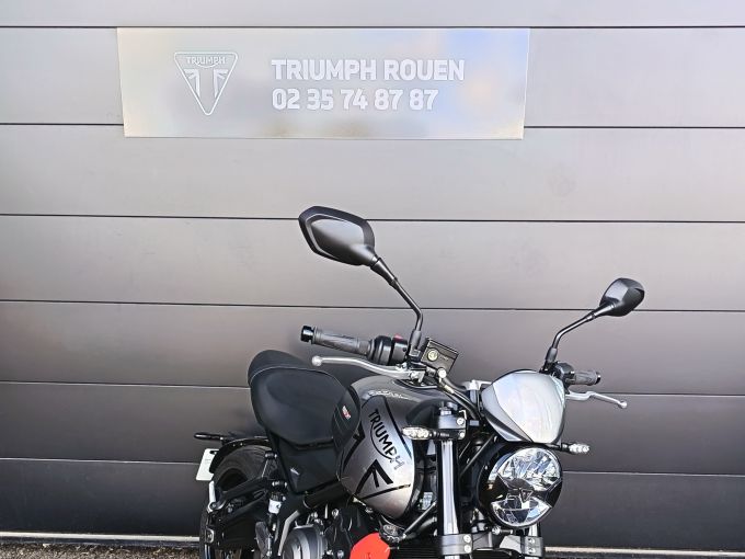 TRIUMPH TRIDENT 660 4