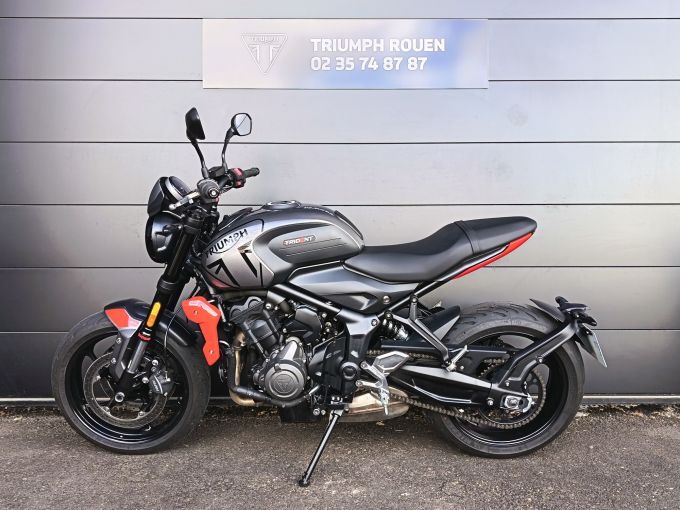 TRIUMPH TRIDENT 660 4