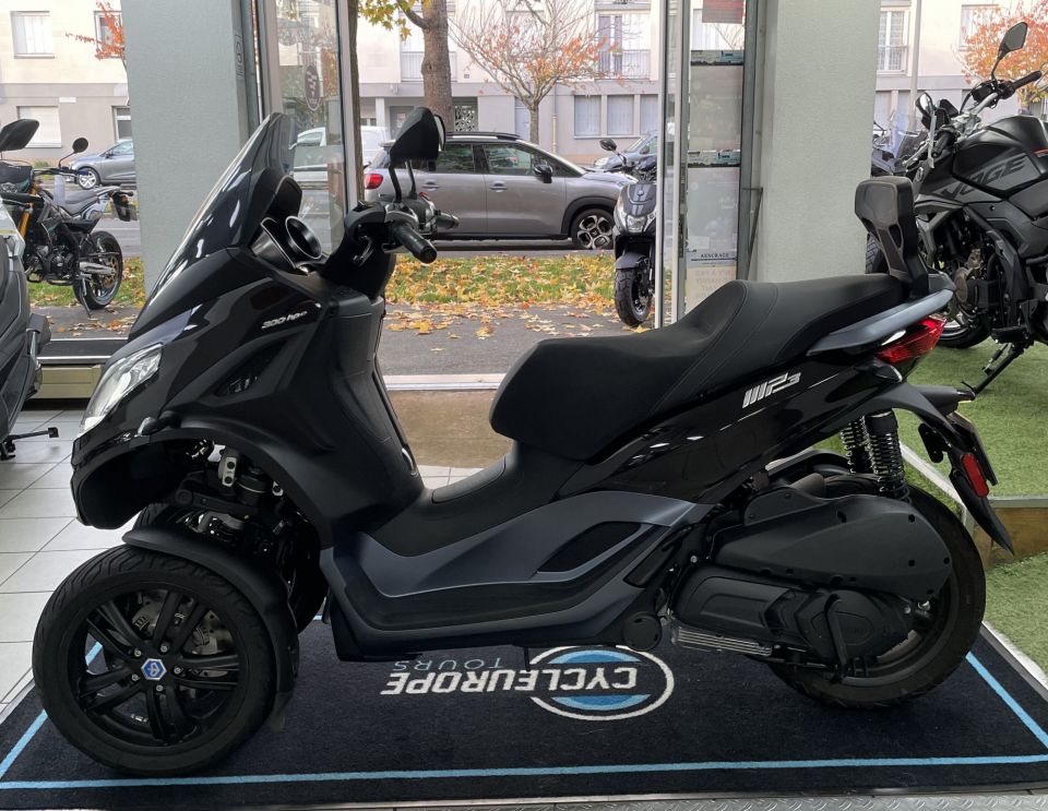 PIAGGIO MP3 300 HPE ABS ASR 4