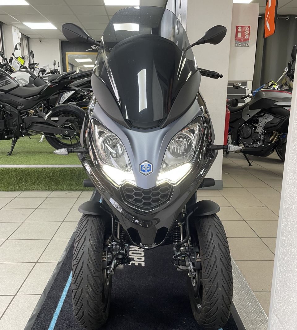 PIAGGIO MP3 300 HPE ABS ASR 4